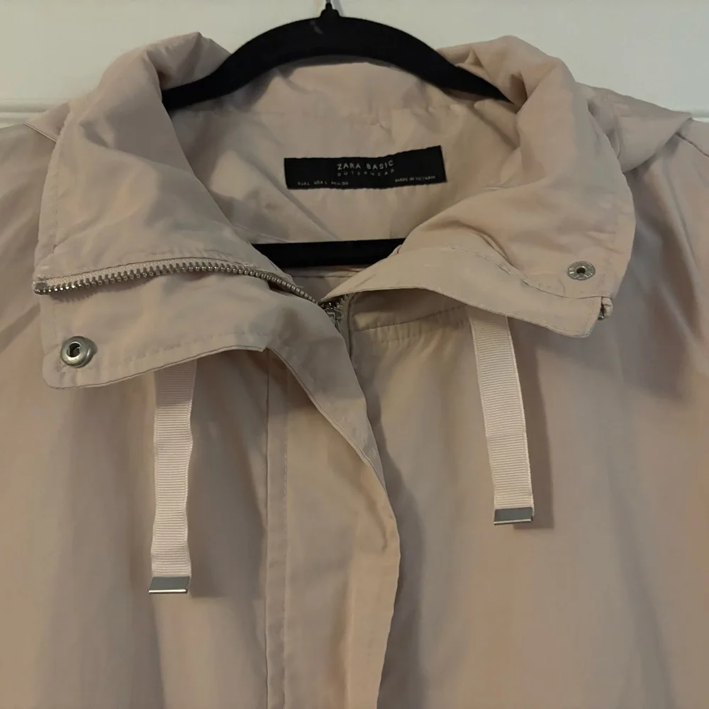 Zara Cream Utility Jacket with Relaxed Fit and Collared Neckline - Picture 2 of 9